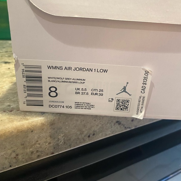 Women’s Air Jordan 1 low - Picture 5 of 5